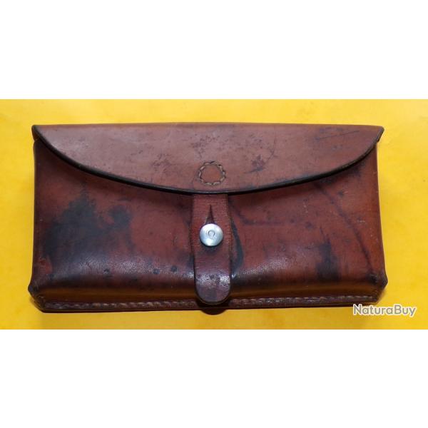ARMEE SUISSE :ETUI EN CUIR POUR CARTOUCHIERE DE L'ARMEE SUISSE , DATE 1966  FABRICANT DANS LE TAMPON