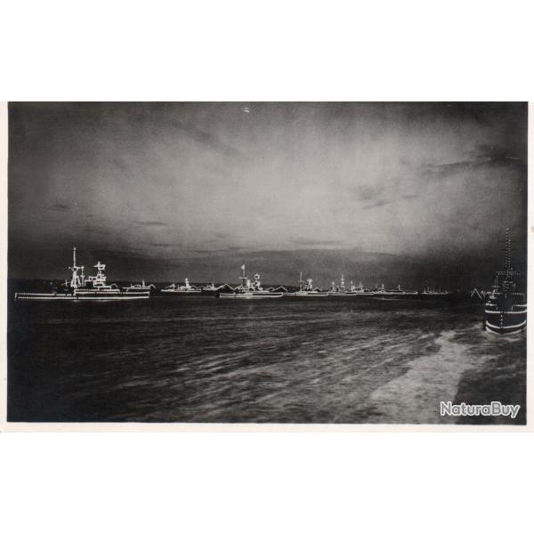 Carte postale "Tuck's Post Card" - Jubilee Naval Review -N�8208