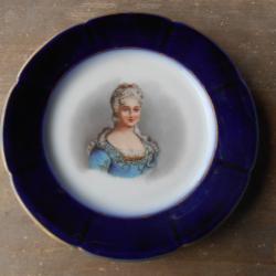 Assiette d&eacute;corative buste de femme