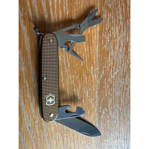 Couteau Suisse Pioneer X Victorinox Alox Limited 2024