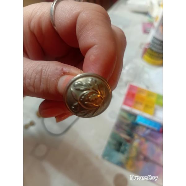 Ensemble de boutons ancien de police