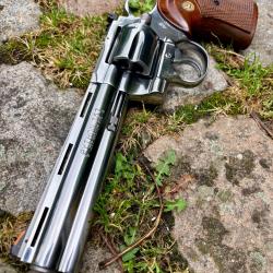 REVOLVER COLT PYTHON 6 POUCES 357 MAGNUM 38 SPECIAL 38 SWC INOX