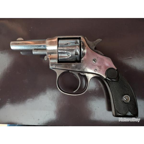 Rare revolver Hopkins et Allen calibre 22 � 7 coups