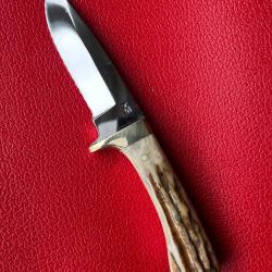 COUTEAU DE CHASSE et o&ugrave; de RANDONN&Eacute;E