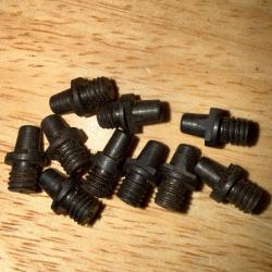 LOT DE 10 CHEMINEES REVOLVER OU PISTOLET POUDRE NOIRE NEUVES DE STOCK ANCIENNES (2)