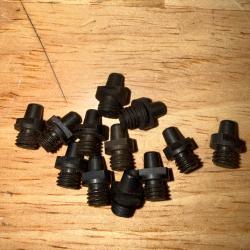 LOT DE 12 CHEMINEES REVOLVER OU PISTOLET POUDRE NOIRE NEUVES DE STOCK ANCIENNES (3)