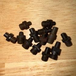 LOT DE 13 CHEMINEES REVOLVER OU PISTOLET POUDRE NOIRE NEUVES DE STOCK ANCIENNES (4)