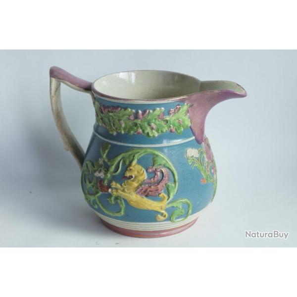 Pichet anglais barbotine Staffordshire lustre rose XIXe si�cle
