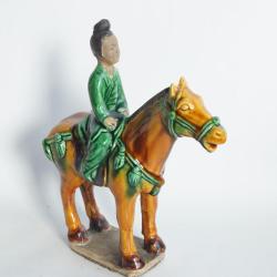 Cavalier terre verniss&eacute;e sancai style Tang Chine