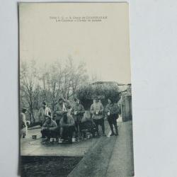 CPA Is&egrave;re Camp de Chambaran Les cuisines Corv&eacute;e de patates