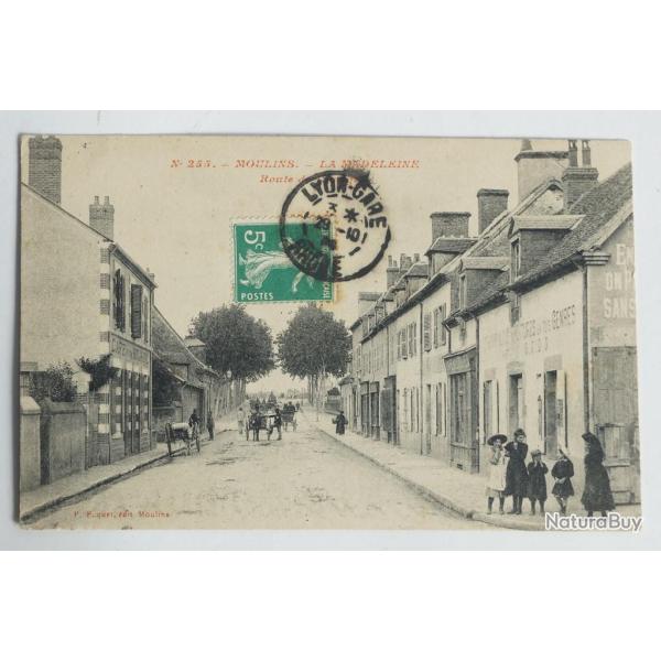 CPA Allier Moulins La Madeleine Route de Limoges