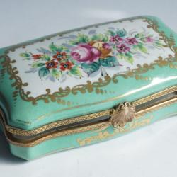 Boite porcelaine peinte Fleurs