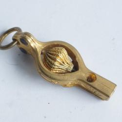 Ancien enfile-aiguilles Montgolfi&egrave;re Couture