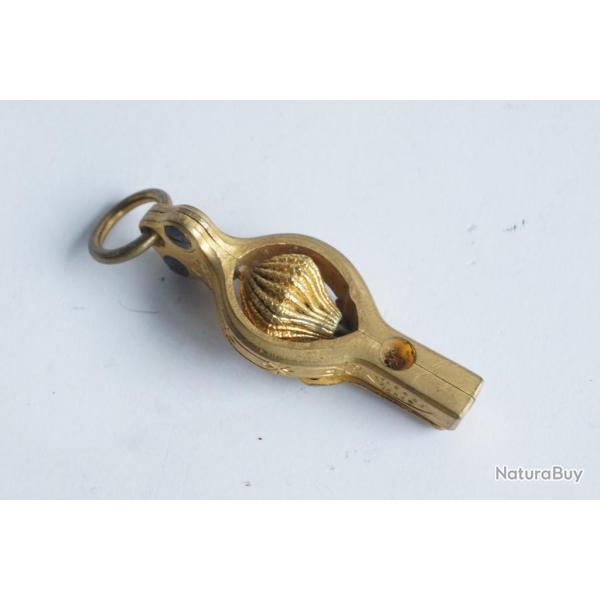 Ancien enfile-aiguilles Montgolfi�re Couture