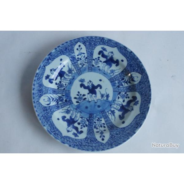Assiette porcelaine bleu blanc Chine XIXe si�cle