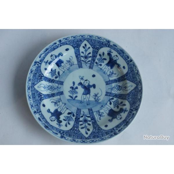 Assiette porcelaine bleu blanc Chine XIXe si�cle