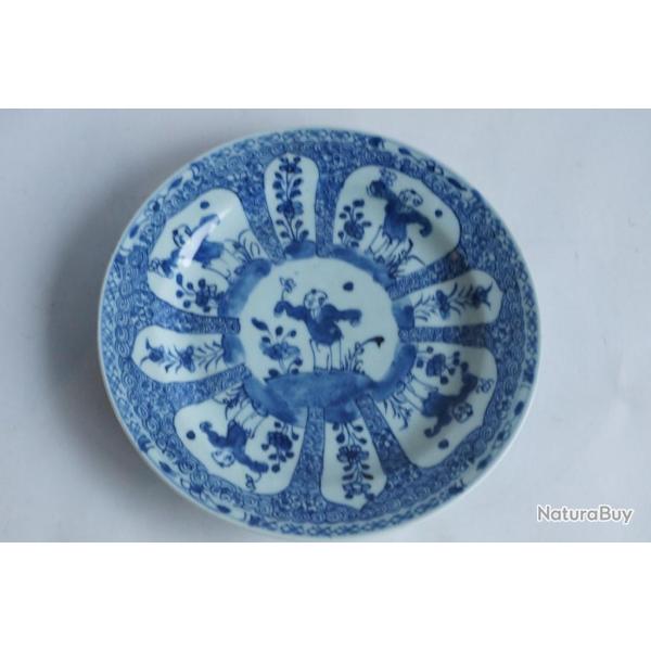 Assiette porcelaine bleu blanc Chine XIXe si�cle
