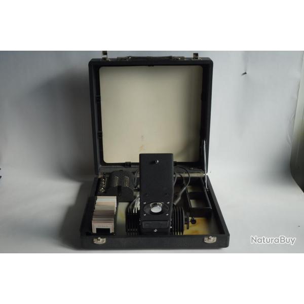 Projecteur de diapositives Fer-color Ferrania vintage