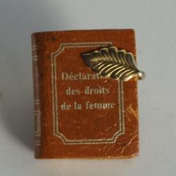 Livre miniature Pin's D&eacute;claration des droits de la femme