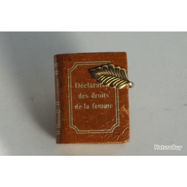 Livre miniature Pin's D�claration des droits de la femme