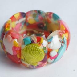 Bracelet design r&eacute;sine inclusions Carlos Sobral Br&eacute;sil
