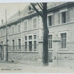 CPA Is&egrave;re Rioup&eacute;roux Les &eacute;coles