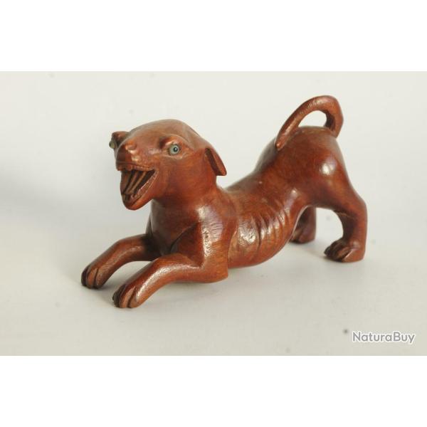 Petit chien bois sculpt� Chine Japon