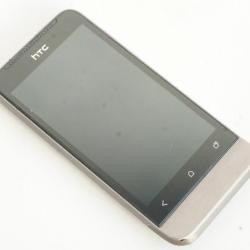 T&eacute;l&eacute;phone portable HTC One V PK76100
