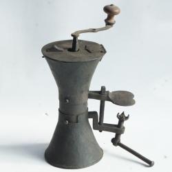 Moulin &agrave; caf&eacute; Sablier XVIIIe si&egrave;cle Art populaire