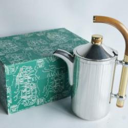 Cafeti&egrave;re design &Eacute;tains du manoir