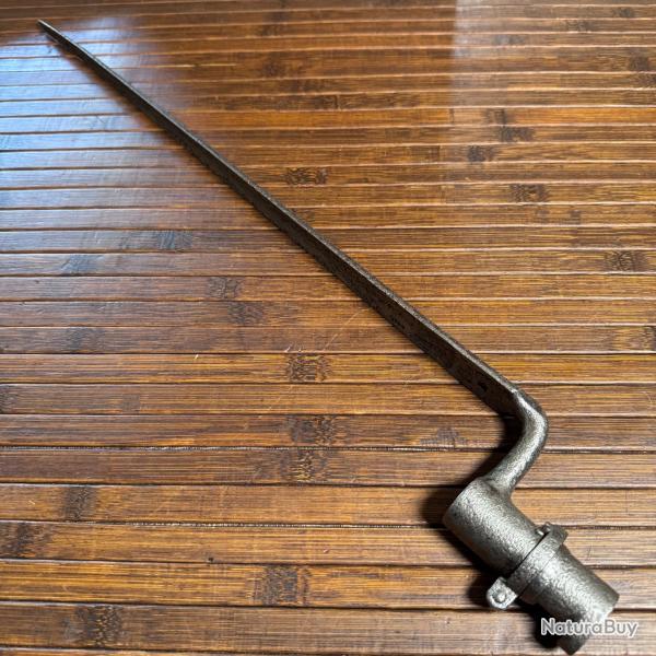 BA�ONNETTE AN lX  - 1777 A DOUILLE AVEC VIROLE R�GLEMENTAIRE FRANCE XVlll �me