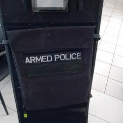 ENCHERE BOUCLIER BALISTIQUE SWAT NIVEAU 3A DE 121 CM DE HAUTEUR ET 61 CM DE LARGEUR FORCES SWAT