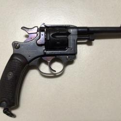 Revolver mod&egrave;le 1892 StEtienne dat&eacute; 1895 cal 8mm Lebel