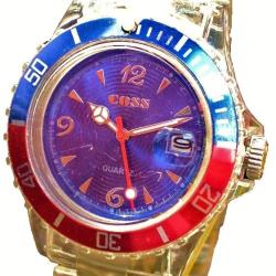 Montre rouge et bleu Cadran profond fond bleu avec dateur et aiguilles luminescentes
