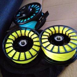 Moulinet Avid Maxcatch 9/10, 2 bobines de rechange. Canne Shakespeare Odyssey Travel 6/7