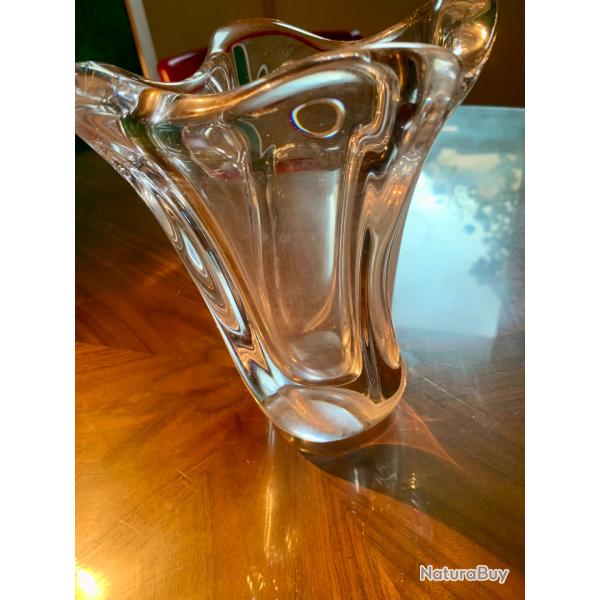 Vase en cristal, mod�le corolle sign� ��Daum France ��ann�es 70
