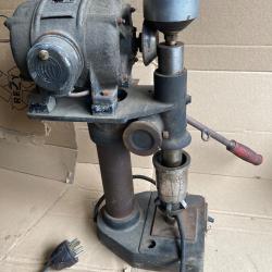 Ancien sertisseur d'armurier