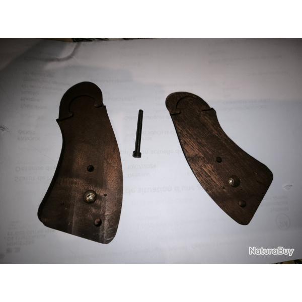 Jolie plaquette bois pour revolver Manurhin mr 88 avec le vis de maintien
