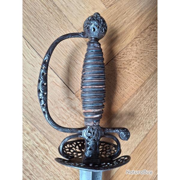 �P�E DE COUR 18�me si�cle/ancien r�gime EN FER AJOUR�.