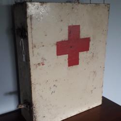 Armoire medical ww2