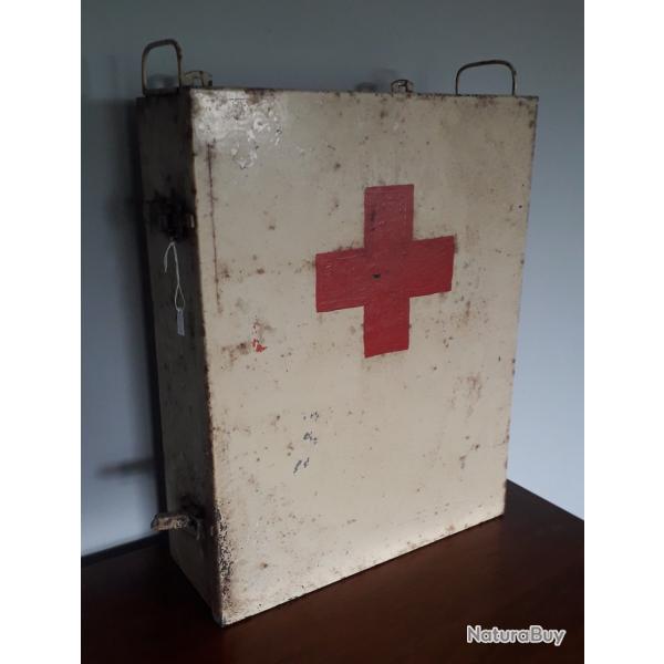 Armoire medical ww2