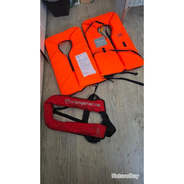 1 lot de trois brassi�res pour adulte