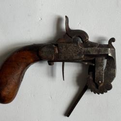 Pistolet testeur et doseur de poudre &agrave; percussion XIX &egrave;me si&egrave;cle