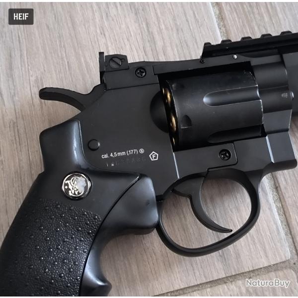 Smith & Wesson 327 TRR8