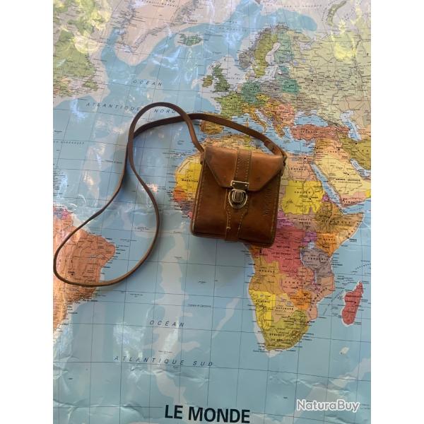 Boussole Universelle, instrument de travail des prospecteurs, des ing�nieurs et _des g�ologues._Bou