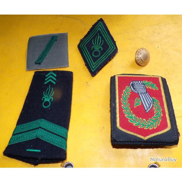 LEGION : LOT DE TISSUS DE LA LEGION ETRANGERE  ,BON ETAT VOIR PHOTOS . POUR TOUT RENSEIGNEMENT ME C