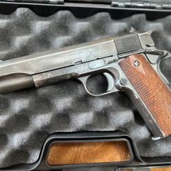 Colt 1911 Legends CO2 3j 4,5 billes quasi neuf livr&eacute; en Mallette Umarex.
