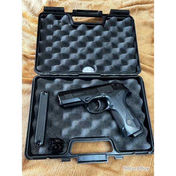 Beretta PX4 Storm .co2 3J quasi neuf . 2 chargeurs plombs ou bbs. mallette Umarex