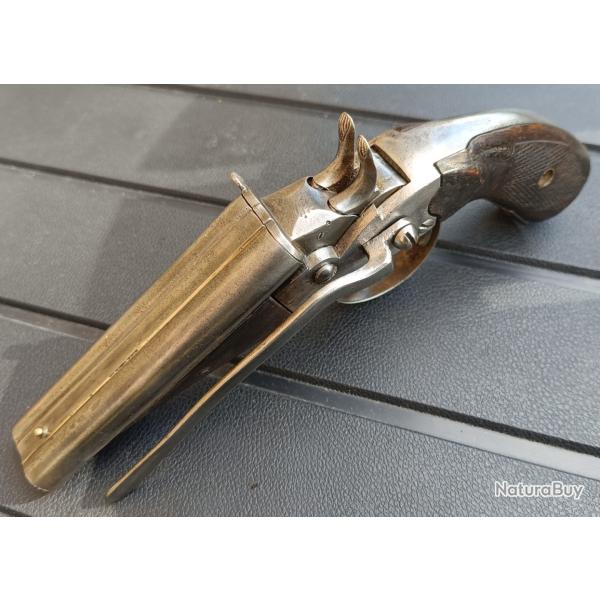 Pistolet de v�nerie avec sa rare attache de ceinture