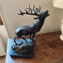 Bronze cerf au brame